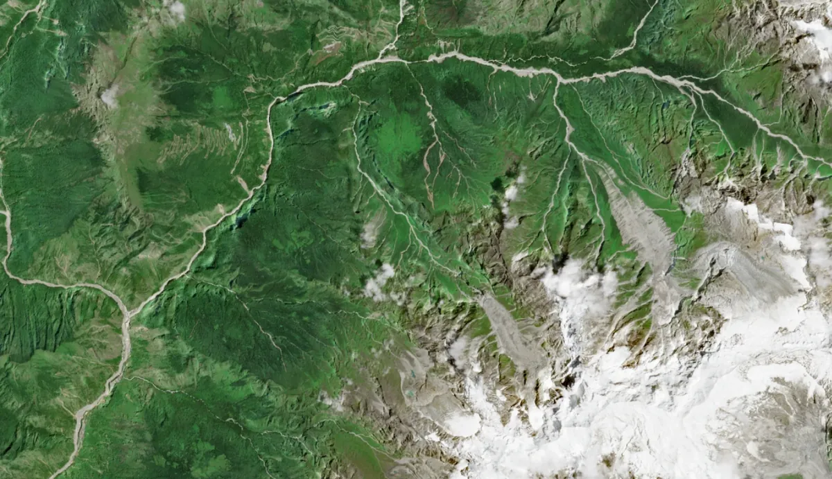 Satellite view of the Langtang and Bhote Koshi valleys two weeks before the flood, green and unbroken